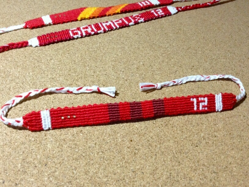 Jリーグミサンガ 名古屋グランパス15 サッカー 赤 ビーズ 刺繍糸 ミサンガ アクセサリー Coco Kiki